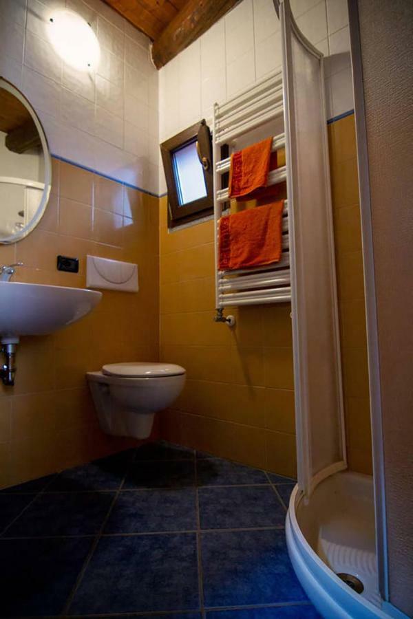 Piccola Casa Vacanze - Small Vacation House Porto Valtravaglia Dış mekan fotoğraf
